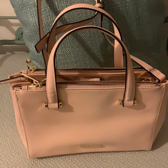 Christian Siriano Pink Crossbody/Shoulder Bag with Gold Bee - Picture 5 of 15